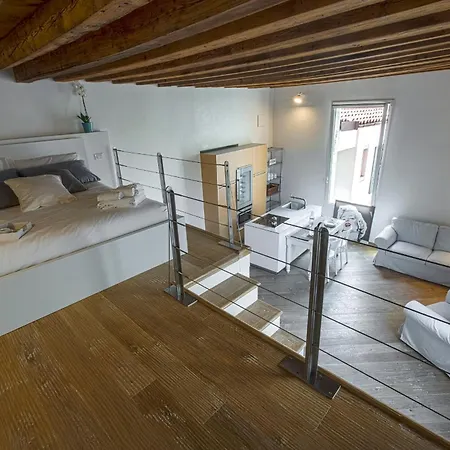 Zattere Lofts R&r شقة